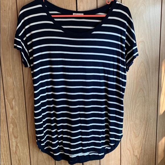 GAP Tops - Gap tee